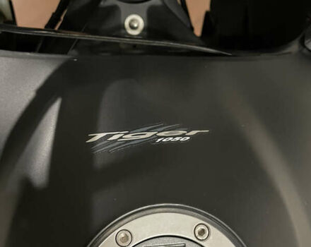 Сірий Тріумф Тігр, об'ємом двигуна 1.05 л та пробігом 40 тис. км за 8400 $, фото 26 на Automoto.ua