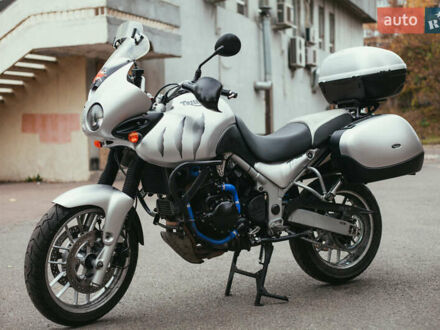 Триумф Тигр 2005 в Чернигове на Automoto.ua Серый Триумф Тигр, объемом двигателя 0.96 л и пробегом 93 тыс. км за 4500 $, фото 1 на Automoto.ua