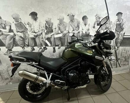 Триумф Тигр 2013 в Черкассах на Automoto.ua Зеленый Триумф Тигр, объемом двигателя 1.2 л и пробегом 8 тыс. км за 8000 $, фото 2 на Automoto.ua