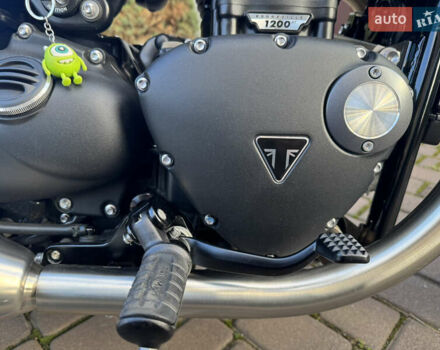 Чорний Тріумф Bobber, об'ємом двигуна 1.2 л та пробігом 1 тис. км за 20300 $, фото 11 на Automoto.ua