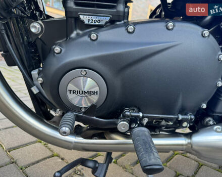 Чорний Тріумф Bobber, об'ємом двигуна 1.2 л та пробігом 1 тис. км за 20300 $, фото 16 на Automoto.ua