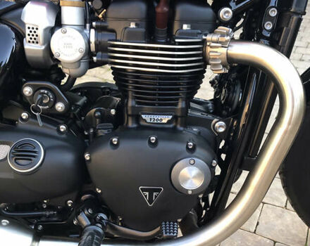 Червоний Тріумф Bobber, об'ємом двигуна 0 л та пробігом 8 тис. км за 15500 $, фото 4 на Automoto.ua