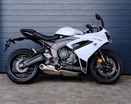 Белый Триумф Daytona 660, объемом двигателя 0.66 л и пробегом 1 тыс. км за 11500 $, фото 1 на Automoto.ua