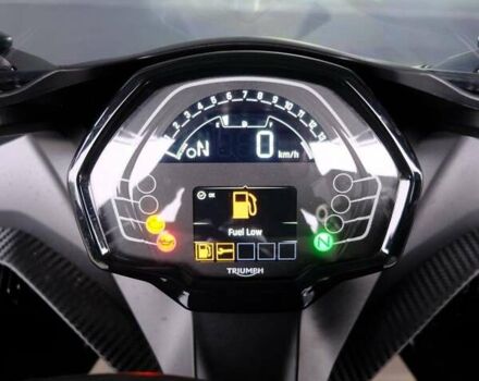 Белый Триумф Daytona 660, объемом двигателя 0.66 л и пробегом 1 тыс. км за 11500 $, фото 3 на Automoto.ua