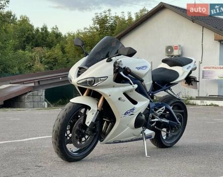 Белый Триумф Daytona 675, объемом двигателя 0 л и пробегом 25 тыс. км за 6800 $, фото 19 на Automoto.ua