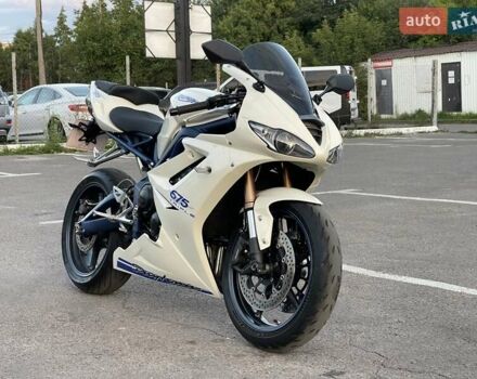Белый Триумф Daytona 675, объемом двигателя 0 л и пробегом 25 тыс. км за 6800 $, фото 21 на Automoto.ua