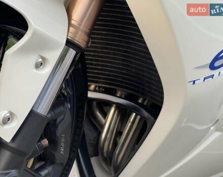 Белый Триумф Daytona 675, объемом двигателя 0 л и пробегом 25 тыс. км за 6800 $, фото 9 на Automoto.ua