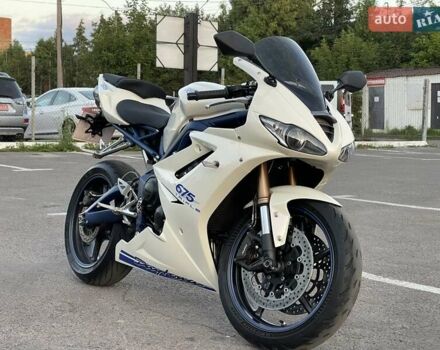 Белый Триумф Daytona 675, объемом двигателя 0.7 л и пробегом 25 тыс. км за 6400 $, фото 6 на Automoto.ua