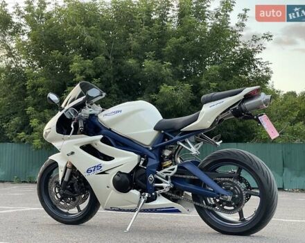 Белый Триумф Daytona 675, объемом двигателя 0.7 л и пробегом 25 тыс. км за 6400 $, фото 9 на Automoto.ua