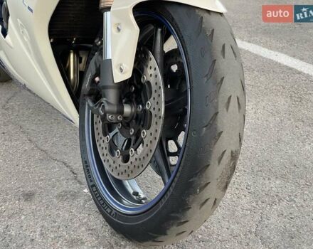 Белый Триумф Daytona 675, объемом двигателя 0 л и пробегом 25 тыс. км за 6800 $, фото 11 на Automoto.ua