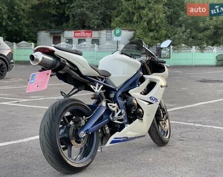 Белый Триумф Daytona 675, объемом двигателя 0 л и пробегом 25 тыс. км за 6800 $, фото 4 на Automoto.ua
