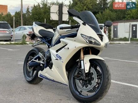 Триумф Daytona 675 2011 в Дубно на Automoto.ua Белый Триумф Daytona 675, объемом двигателя 0 л и пробегом 25 тыс. км за 6800 $, фото 1 на Automoto.ua