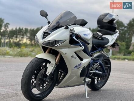 Белый Триумф Daytona 675, объемом двигателя 0.7 л и пробегом 25 тыс. км за 6400 $, фото 1 на Automoto.ua