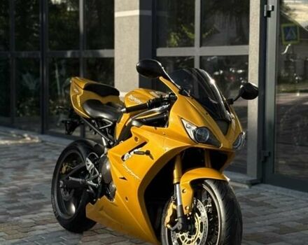 Желтый Триумф Daytona 675, объемом двигателя 0 л и пробегом 20 тыс. км за 6900 $, фото 6 на Automoto.ua