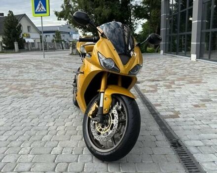 Желтый Триумф Daytona 675, объемом двигателя 0 л и пробегом 20 тыс. км за 6900 $, фото 3 на Automoto.ua