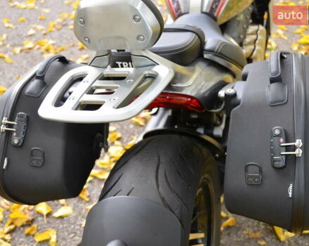 Сірий Тріумф Rocket 3, об'ємом двигуна 2.46 л та пробігом 2 тис. км за 31000 $, фото 17 на Automoto.ua