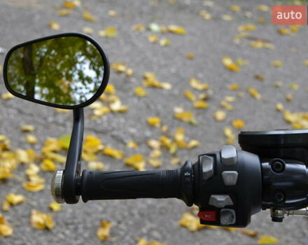 Сірий Тріумф Rocket 3, об'ємом двигуна 2.46 л та пробігом 2 тис. км за 31000 $, фото 6 на Automoto.ua