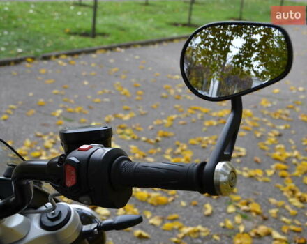 Сірий Тріумф Rocket 3, об'ємом двигуна 2.46 л та пробігом 2 тис. км за 31000 $, фото 5 на Automoto.ua