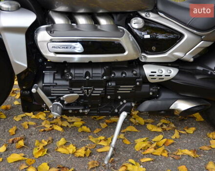 Сірий Тріумф Rocket 3, об'ємом двигуна 2.46 л та пробігом 2 тис. км за 31000 $, фото 9 на Automoto.ua