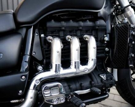 Черный Триумф Rocket III, объемом двигателя 2.3 л и пробегом 10 тыс. км за 14500 $, фото 1 на Automoto.ua