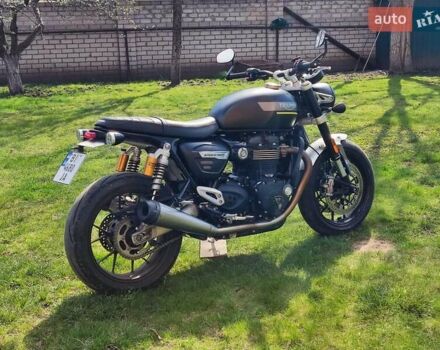 Серый Триумф Speed Twin, объемом двигателя 1.2 л и пробегом 9 тыс. км за 10900 $, фото 10 на Automoto.ua