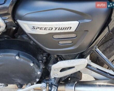 Серый Триумф Speed Twin, объемом двигателя 1.2 л и пробегом 9 тыс. км за 10900 $, фото 24 на Automoto.ua