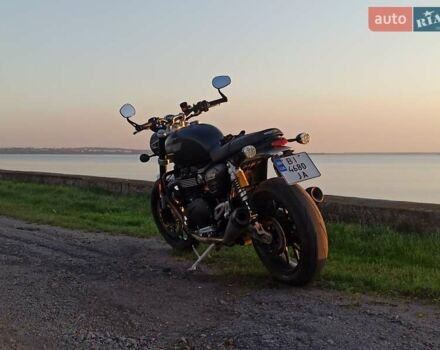 Серый Триумф Speed Twin, объемом двигателя 1.2 л и пробегом 9 тыс. км за 10900 $, фото 32 на Automoto.ua