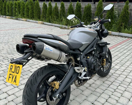 Сірий Тріумф Street Triple 675, об'ємом двигуна 0.68 л та пробігом 25 тис. км за 6800 $, фото 8 на Automoto.ua