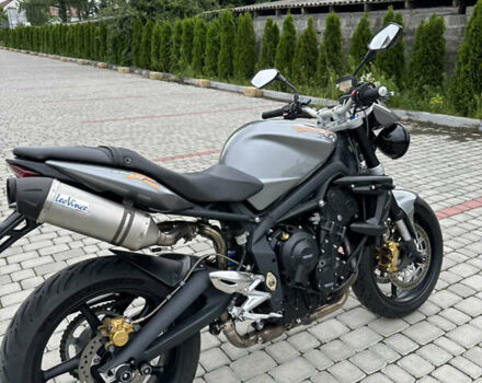 Сірий Тріумф Street Triple 675, об'ємом двигуна 0.68 л та пробігом 25 тис. км за 6800 $, фото 9 на Automoto.ua