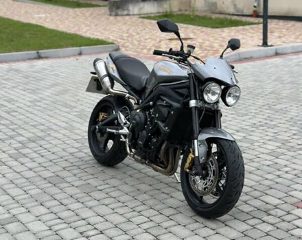 Сірий Тріумф Street Triple 675, об'ємом двигуна 0.68 л та пробігом 25 тис. км за 6800 $, фото 1 на Automoto.ua