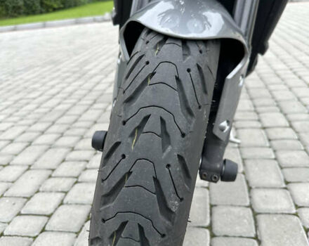Сірий Тріумф Street Triple 675, об'ємом двигуна 0.68 л та пробігом 25 тис. км за 6800 $, фото 4 на Automoto.ua