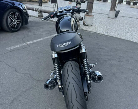 Черный Триумф Thruxton, объемом двигателя 1.2 л и пробегом 11 тыс. км за 9999 $, фото 4 на Automoto.ua