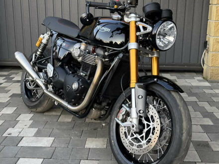Триумф Thruxton 2021 в Днепре (Днепропетровске) на Automoto.ua Черный Триумф Thruxton, объемом двигателя 1.2 л и пробегом 8 тыс. км за 16900 $, фото 1 на Automoto.ua