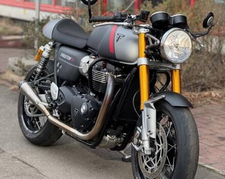 Серый Триумф Thruxton, объемом двигателя 0 л и пробегом 5 тыс. км за 16750 $, фото 1 на Automoto.ua