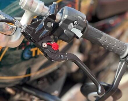 Зеленый Триумф Thruxton, объемом двигателя 0 л и пробегом 14 тыс. км за 14100 $, фото 21 на Automoto.ua