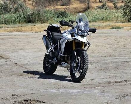Чорний Тріумф Tiger 900, об'ємом двигуна 0.89 л та пробігом 8 тис. км за 13300 $, фото 1 на Automoto.ua