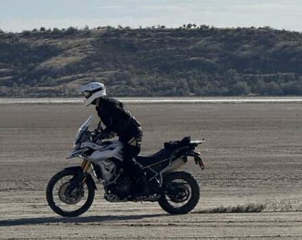 Чорний Тріумф Tiger 900, об'ємом двигуна 0.89 л та пробігом 8 тис. км за 13300 $, фото 2 на Automoto.ua