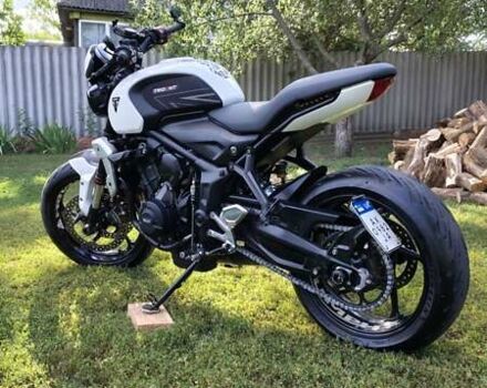 Білий Тріумф Trident, об'ємом двигуна 0.66 л та пробігом 17 тис. км за 9500 $, фото 4 на Automoto.ua