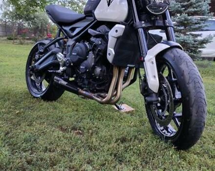 Білий Тріумф Trident, об'ємом двигуна 0.66 л та пробігом 17 тис. км за 9500 $, фото 8 на Automoto.ua