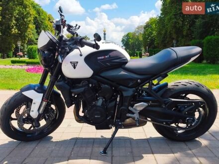 Белый Триумф Trident, объемом двигателя 0.66 л и пробегом 21 тыс. км за 7700 $, фото 1 на Automoto.ua