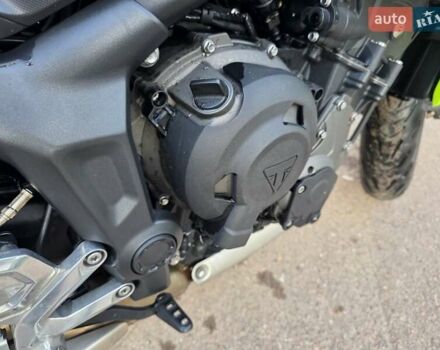 Тріумф Trident 2023 у Києві на Automoto.ua Чорний Тріумф Trident, об'ємом двигуна 0.66 л та пробігом 4 тис. км за 12500 $, фото 4 на Automoto.ua