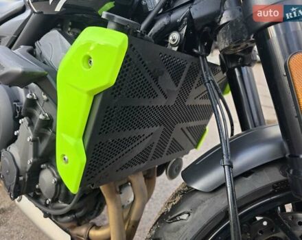 Тріумф Trident 2023 у Києві на Automoto.ua Чорний Тріумф Trident, об'ємом двигуна 0.66 л та пробігом 4 тис. км за 12500 $, фото 2 на Automoto.ua