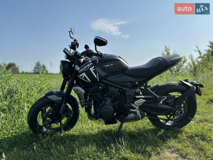 Триумф Trident 2022 в Киеве на Automoto.ua Черный Триумф Trident, объемом двигателя 0.65 л и пробегом 6 тыс. км за 8900 $, фото 1 на Automoto.ua