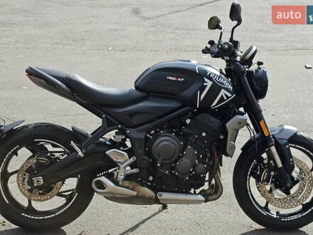 Триумф Trident 2023 в Киеве на Automoto.ua Черный Триумф Trident, объемом двигателя 0.66 л и пробегом 7 тыс. км за 10500 $, фото 1 на Automoto.ua