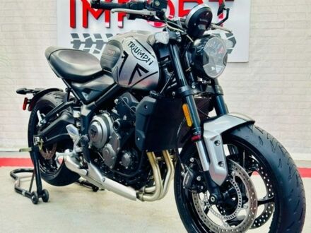 Серый Триумф Trident, объемом двигателя 0.66 л и пробегом 15 тыс. км за 8900 $, фото 1 на Automoto.ua