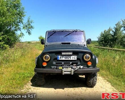 Зеленый УАЗ 31512, объемом двигателя 2.4 л и пробегом 250 тыс. км за 4500 $, фото 1 на Automoto.ua