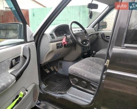 Черный УАЗ 3163, объемом двигателя 2.7 л и пробегом 122 тыс. км за 6100 $, фото 4 на Automoto.ua