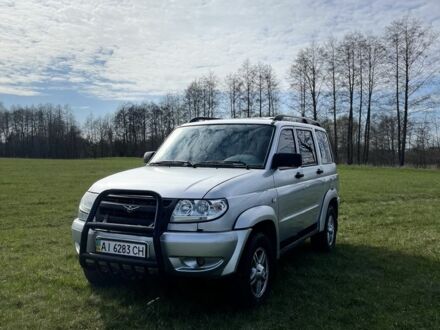 УАЗ 3163 Patriot 2008 у Броварах на Automoto.ua Сірий УАЗ 3163 Patriot, об'ємом двигуна 2.7 л та пробігом 130 тис. км за 5500 $, фото 1 на Automoto.ua