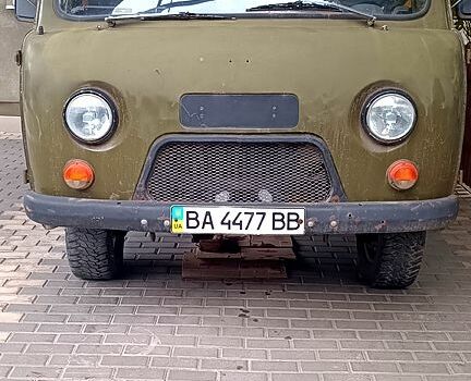 Зеленый УАЗ 3303, объемом двигателя 2.4 л и пробегом 100 тыс. км за 5200 $, фото 1 на Automoto.ua