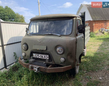 Зеленый УАЗ 3303, объемом двигателя 2.4 л и пробегом 100 тыс. км за 3400 $, фото 1 на Automoto.ua